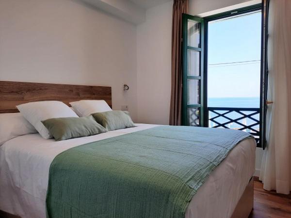 Apartamentos El Muelle Comillas Eksteriør bilde