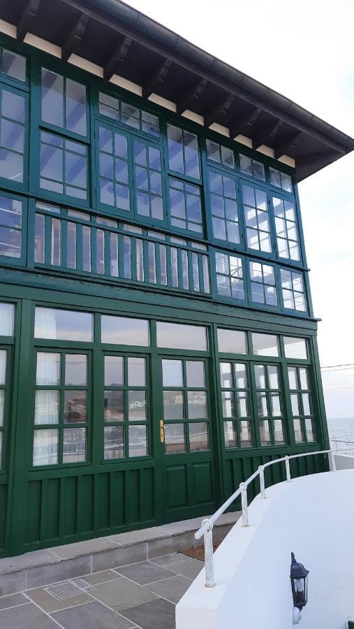 Apartamentos El Muelle Comillas Eksteriør bilde